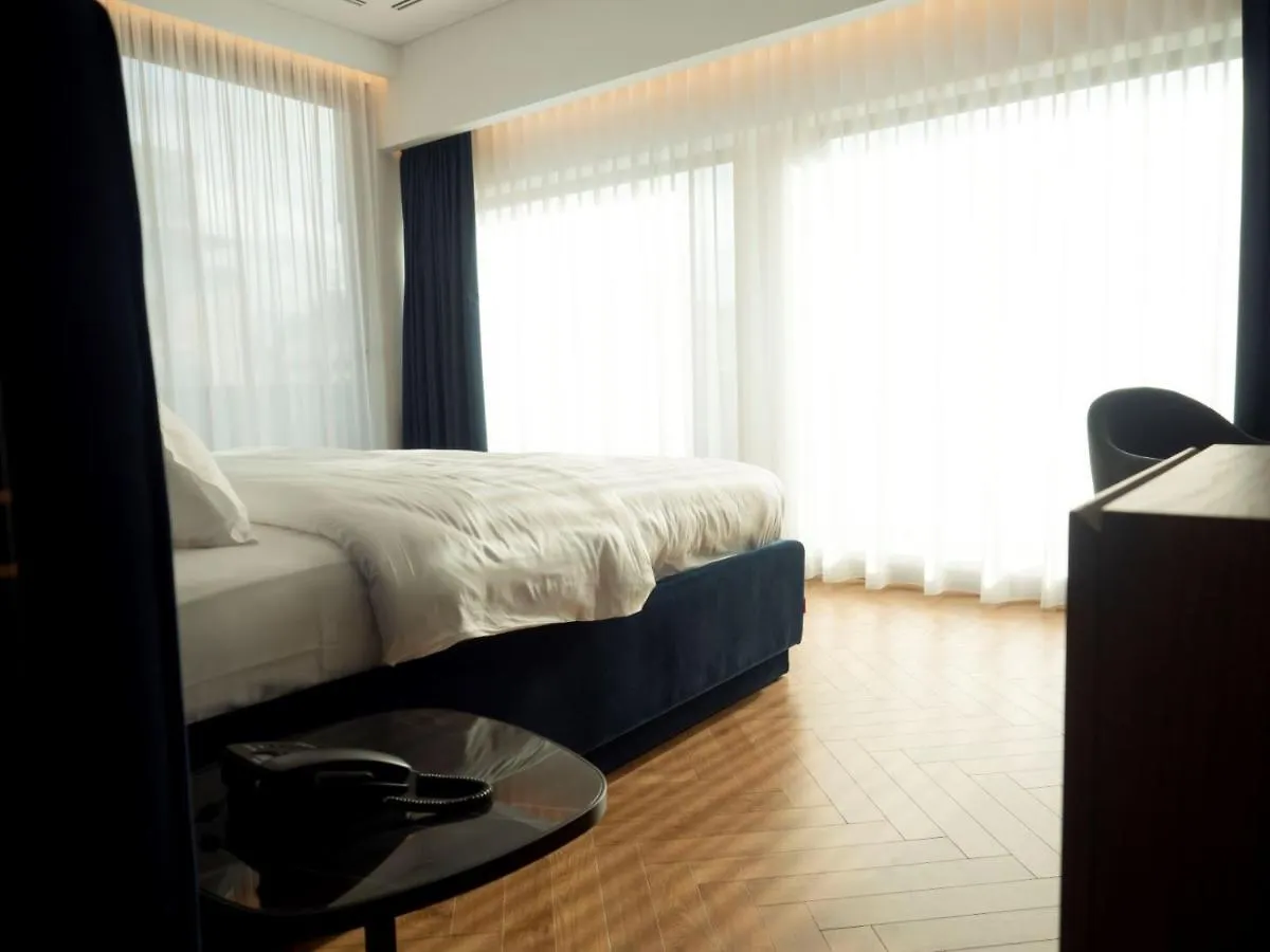 Moncafe Boutique Hotel & Spa Τίρανα