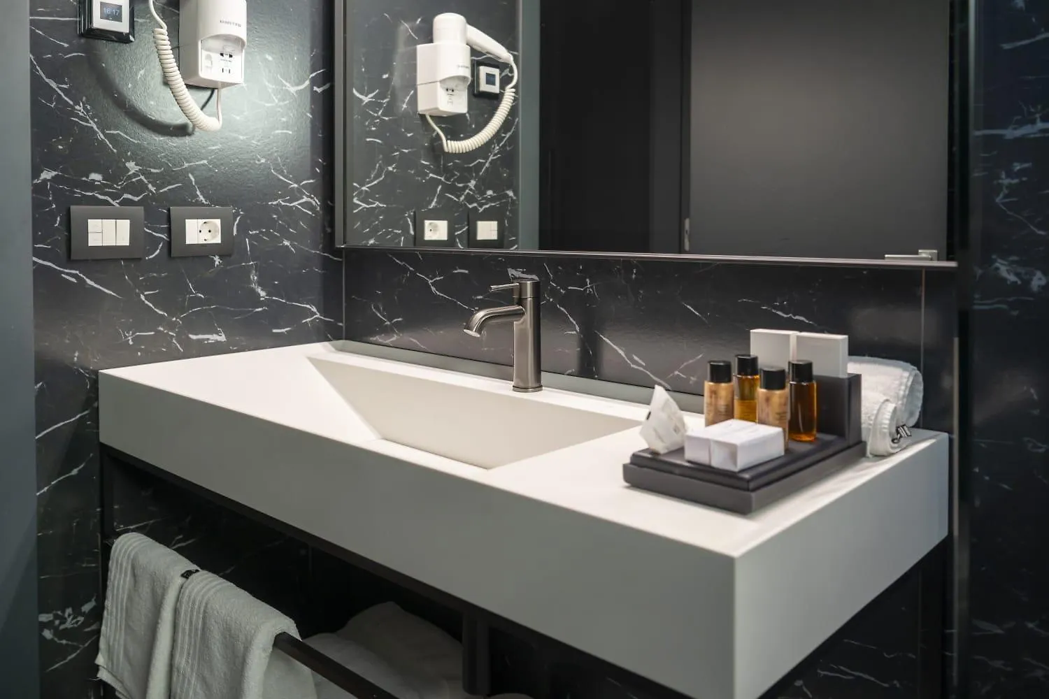 Moncafe Boutique Hotel & Spa 地拉那