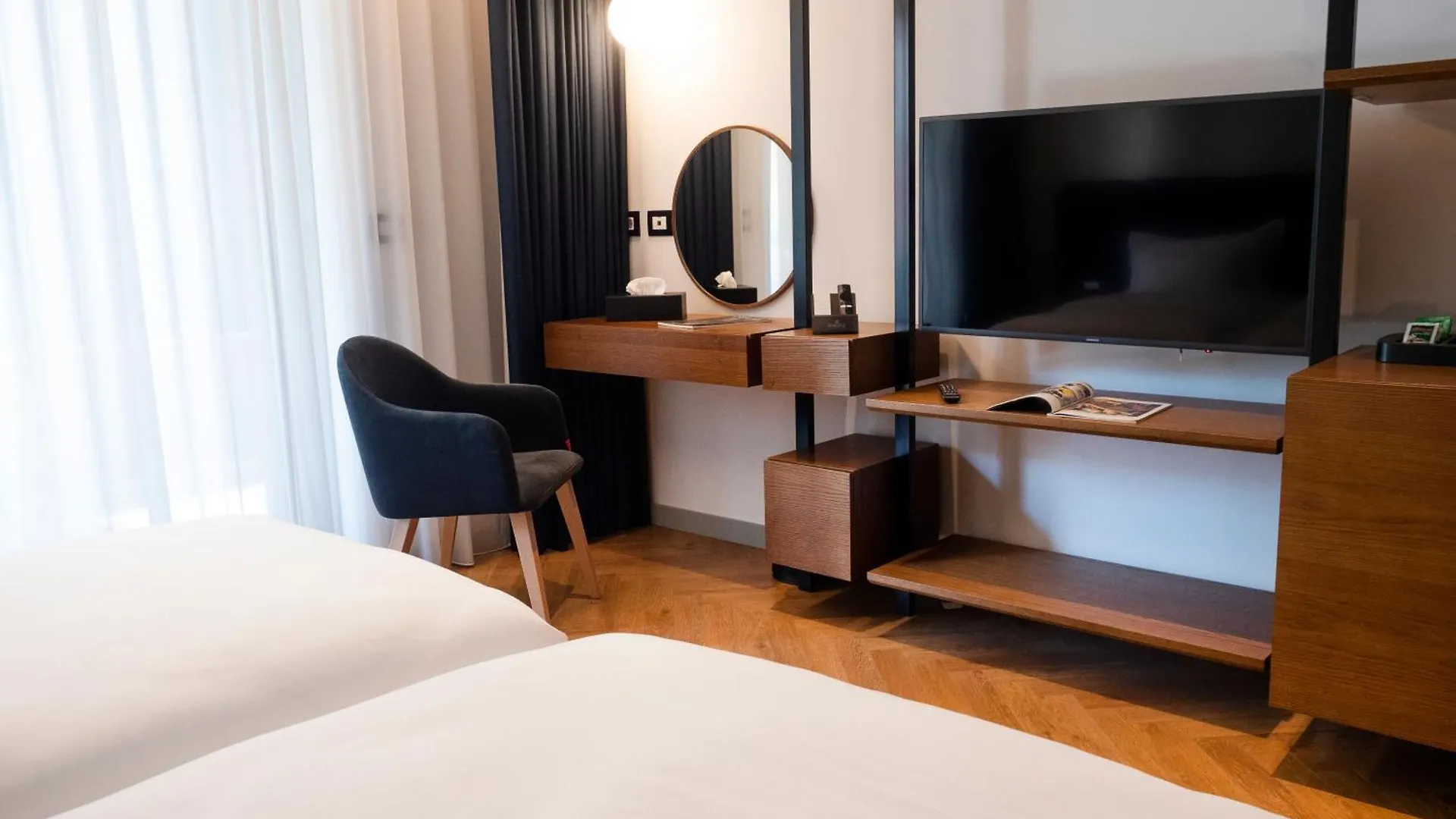 Moncafe Boutique Hotel & Spa 地拉那